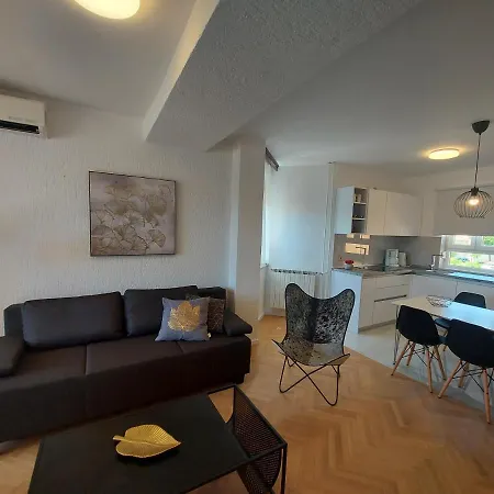 Fugosic Apartment