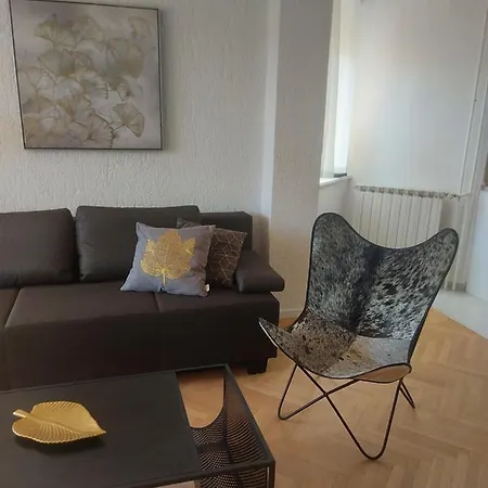 Apartament Fugosic