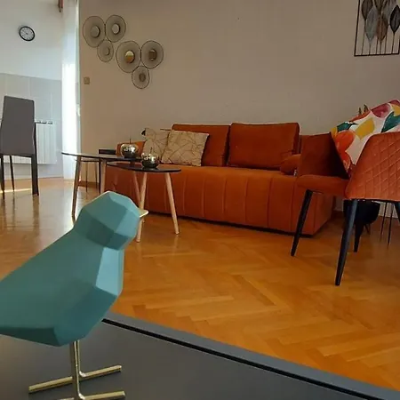 Apartament Fugosic
