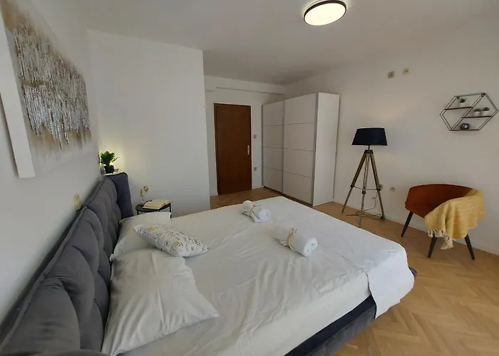 Apartament Fugosic *